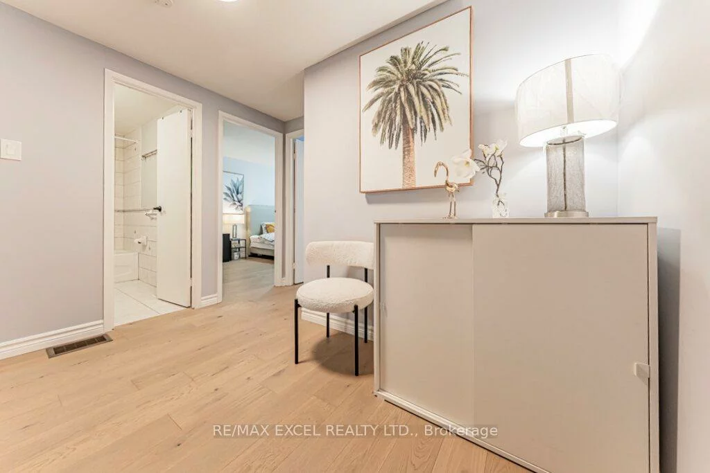 15, Knightsbridge, Markham Village, Markham