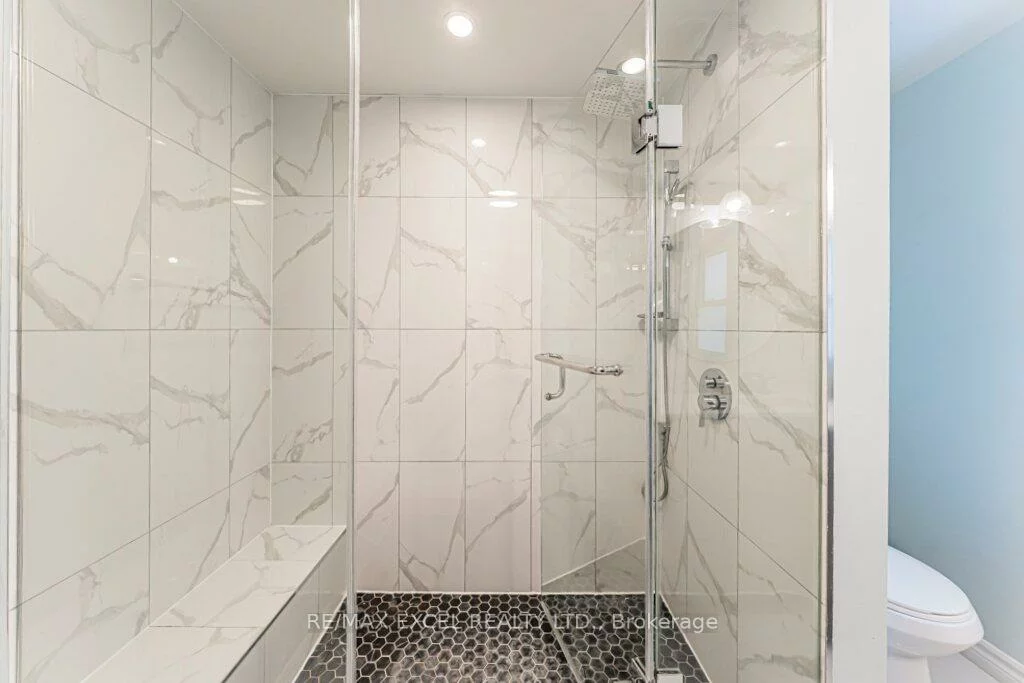 15, Knightsbridge, Markham Village, Markham