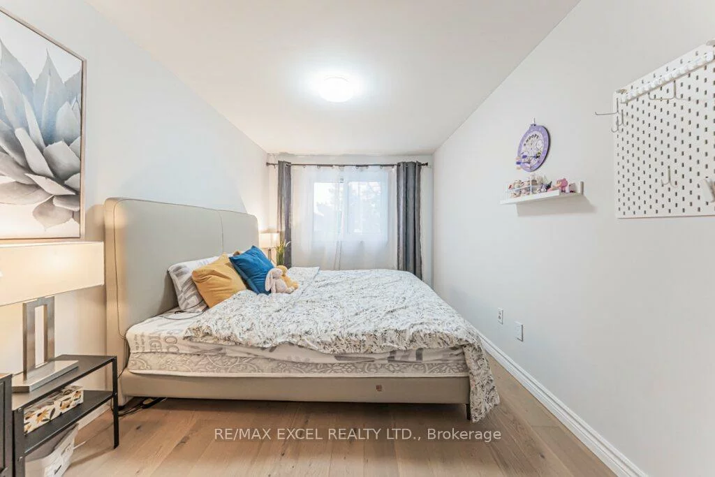 15, Knightsbridge, Markham Village, Markham