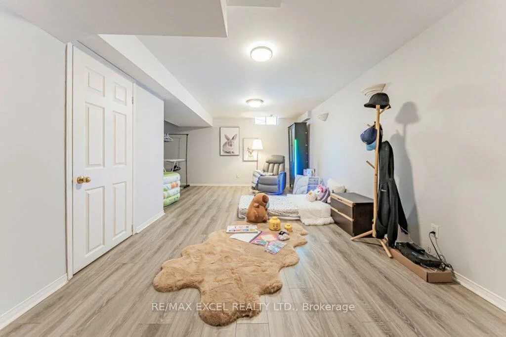 15, Knightsbridge, Markham Village, Markham