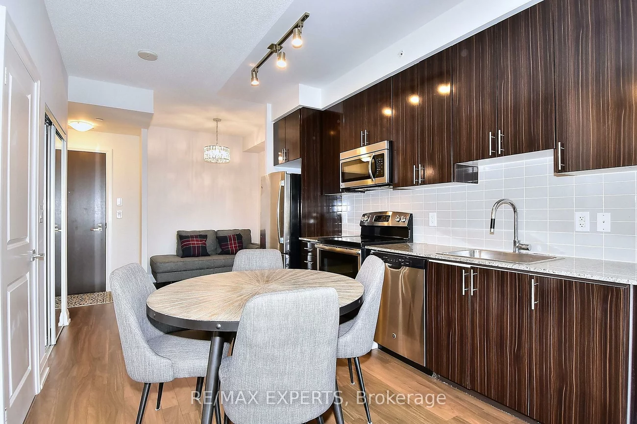 7161, Yonge, Grandview, Markham