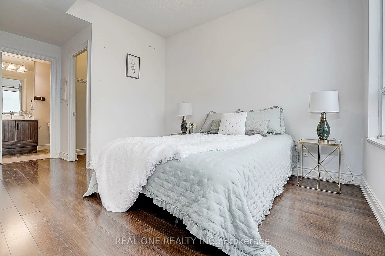 89, South Town Centre, Unionville, Markham