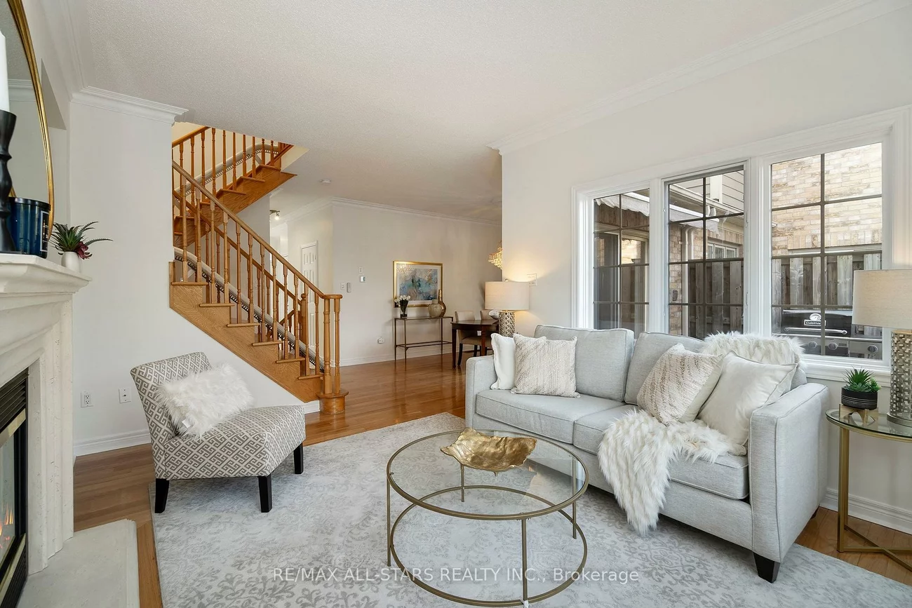 29, Wave Hill, Greensborough, Markham