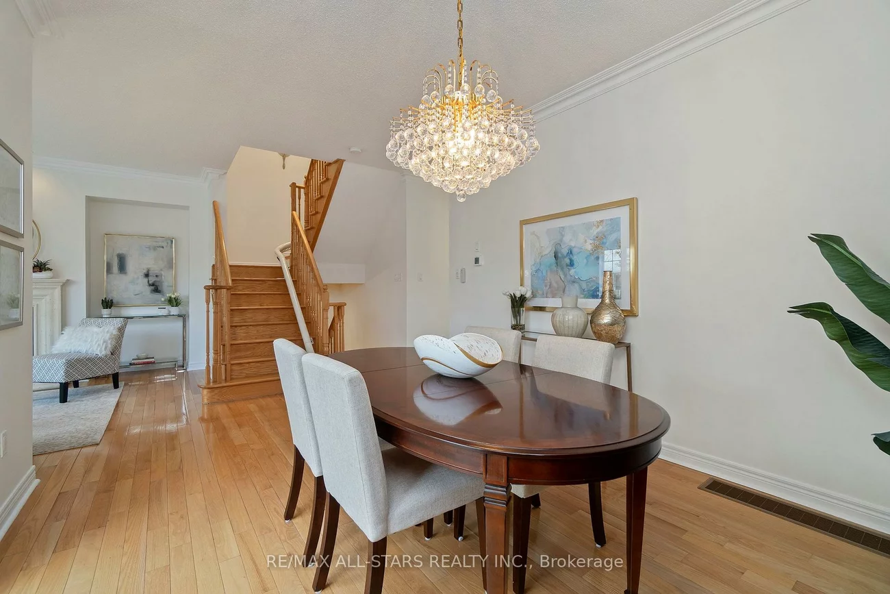 29, Wave Hill, Greensborough, Markham