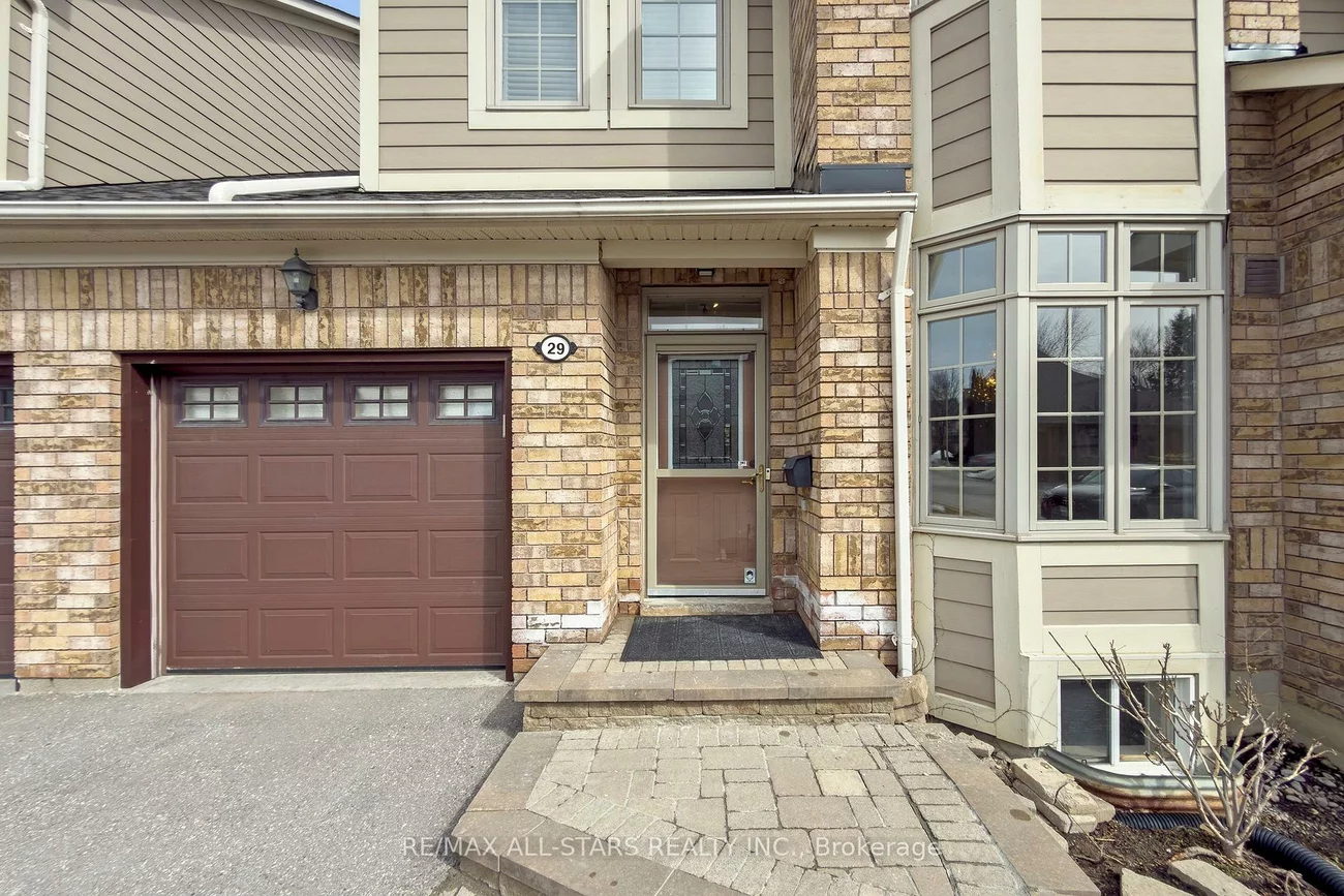 29, Wave Hill, Greensborough, Markham