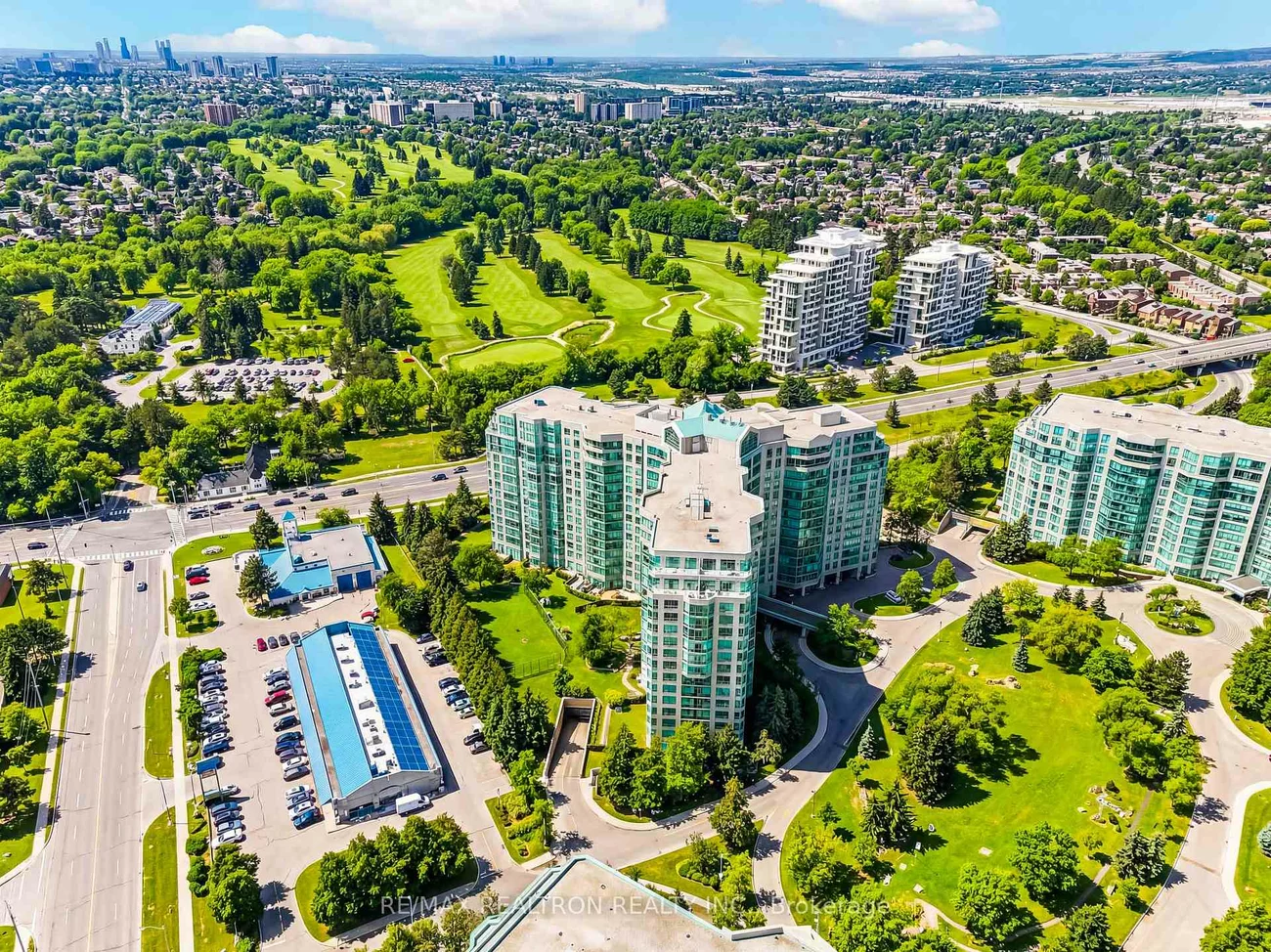7805, Bayview, Aileen-Willowbrook, Markham