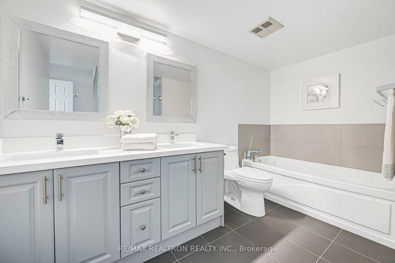 7805, Bayview, Aileen-Willowbrook, Markham