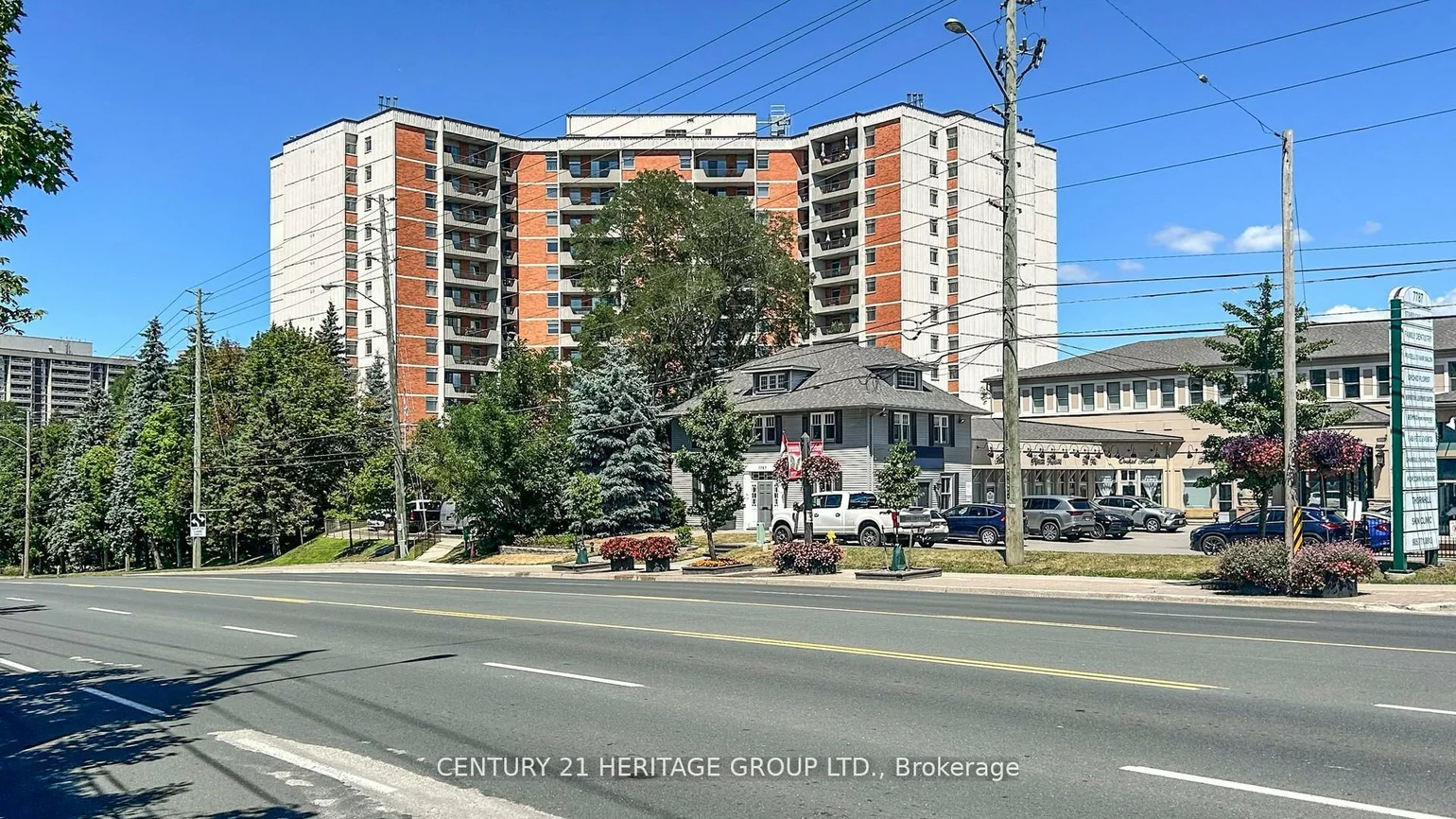 7811, Yonge, Thornhill, Markham