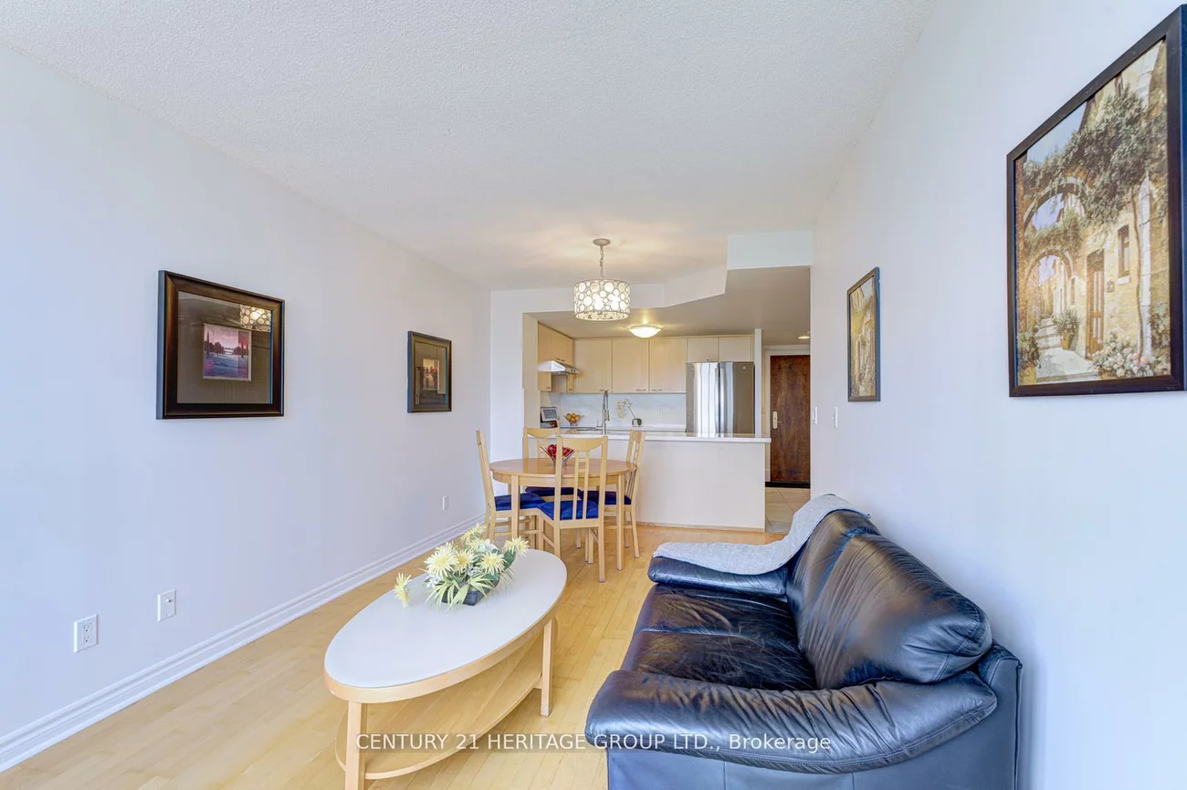 130, Pond, Commerce Valley, Markham