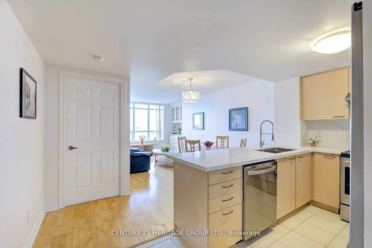 130, Pond, Commerce Valley, Markham