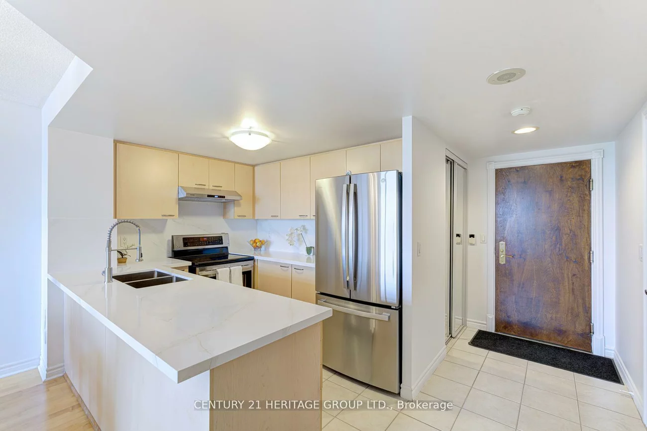 130, Pond, Commerce Valley, Markham