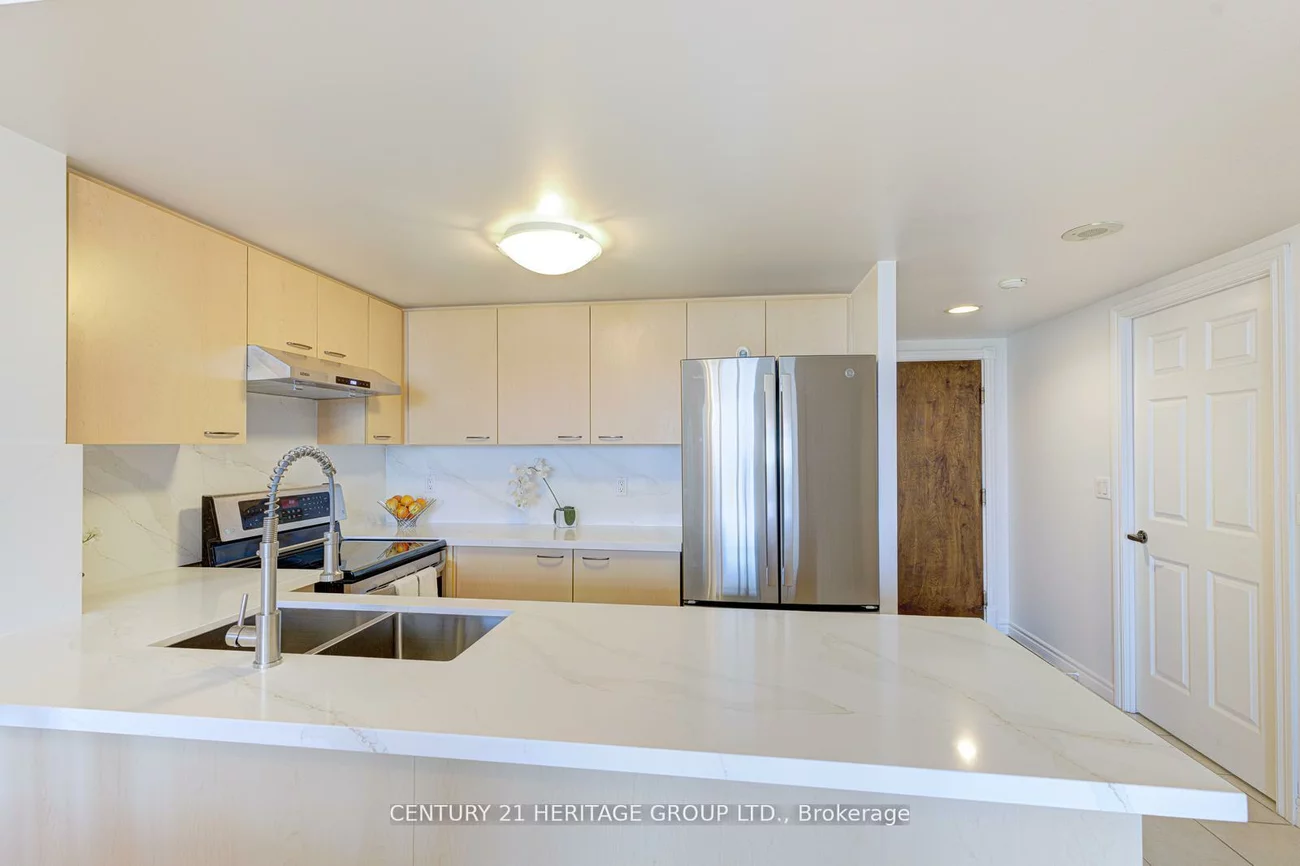 130, Pond, Commerce Valley, Markham