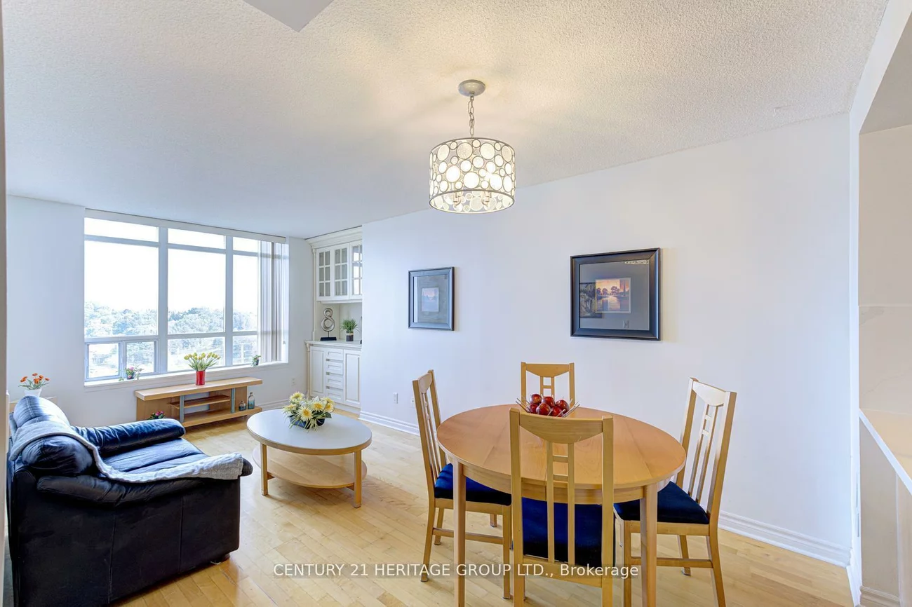 130, Pond, Commerce Valley, Markham