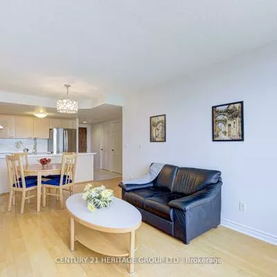 130, Pond, Commerce Valley, Markham