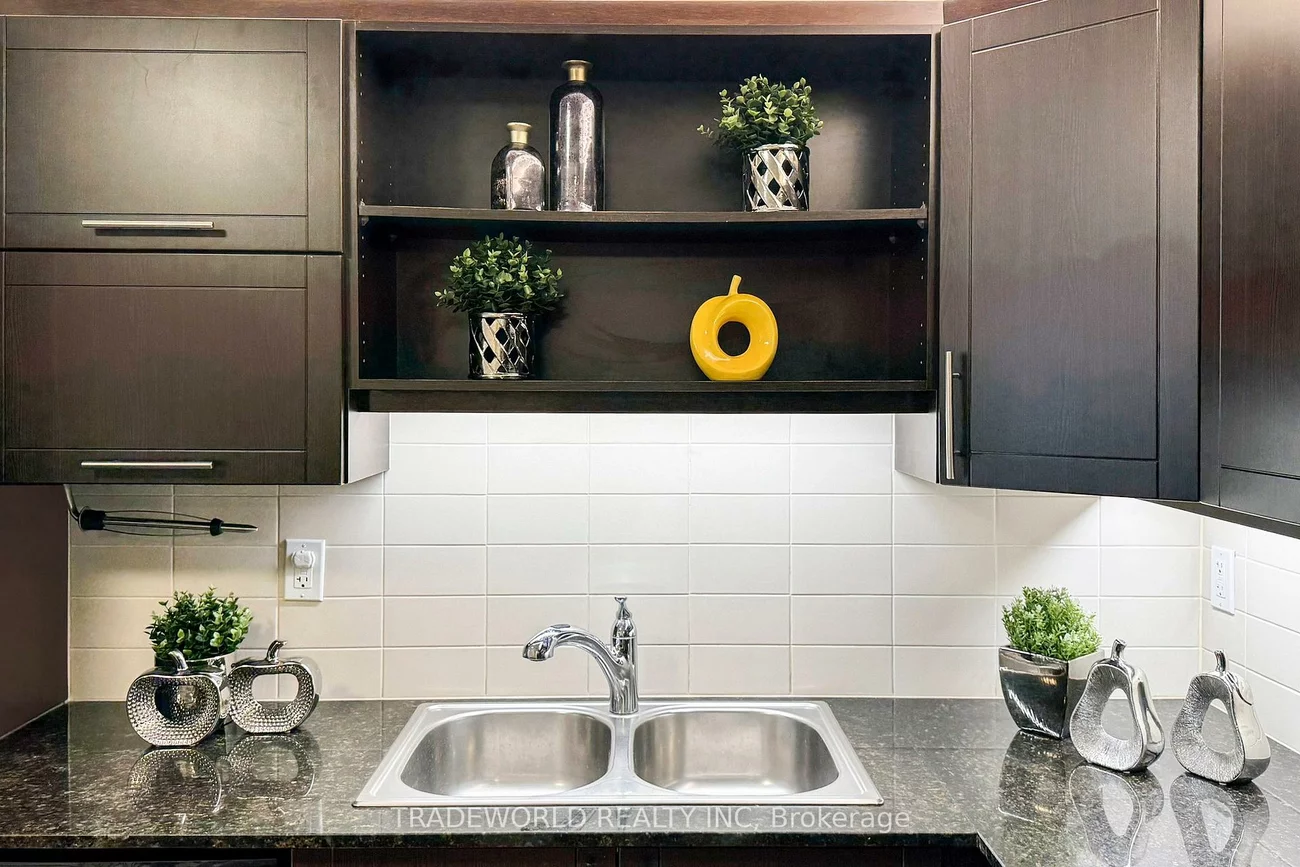 39, Galleria, Commerce Valley, Markham