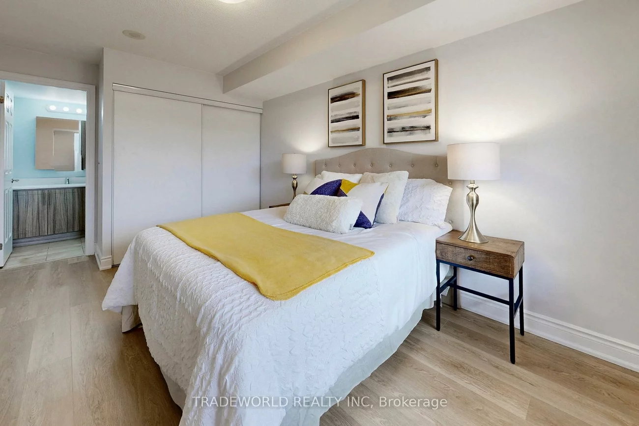 39, Galleria, Commerce Valley, Markham