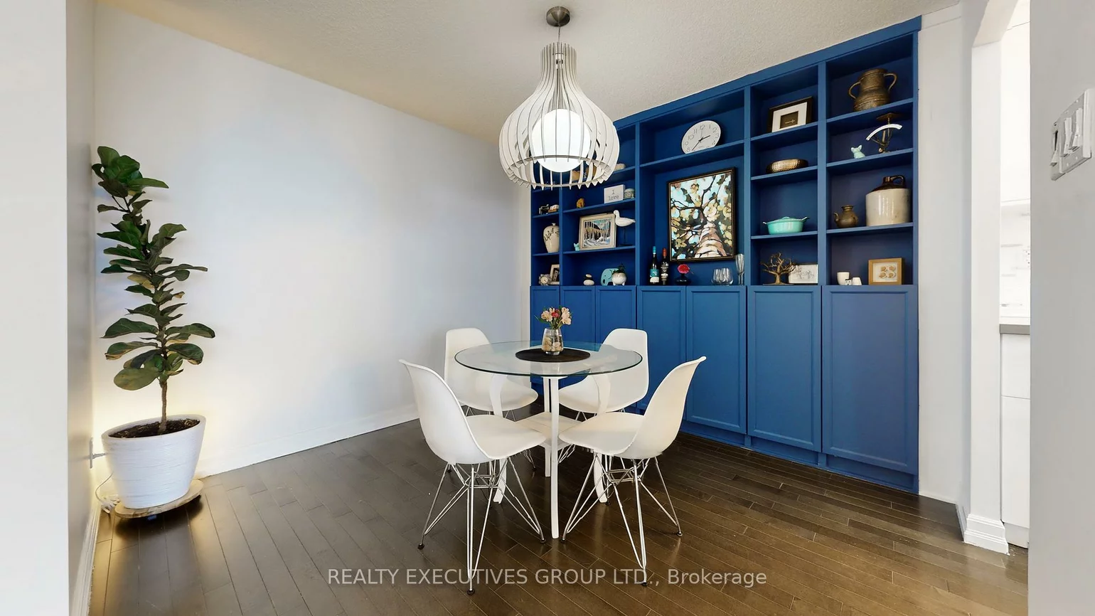 7811, Yonge, Thornhill, Markham