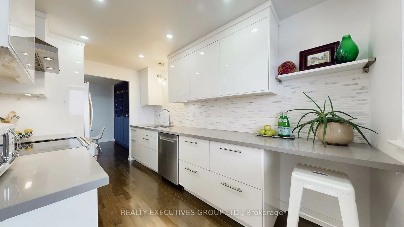 7811, Yonge, Thornhill, Markham