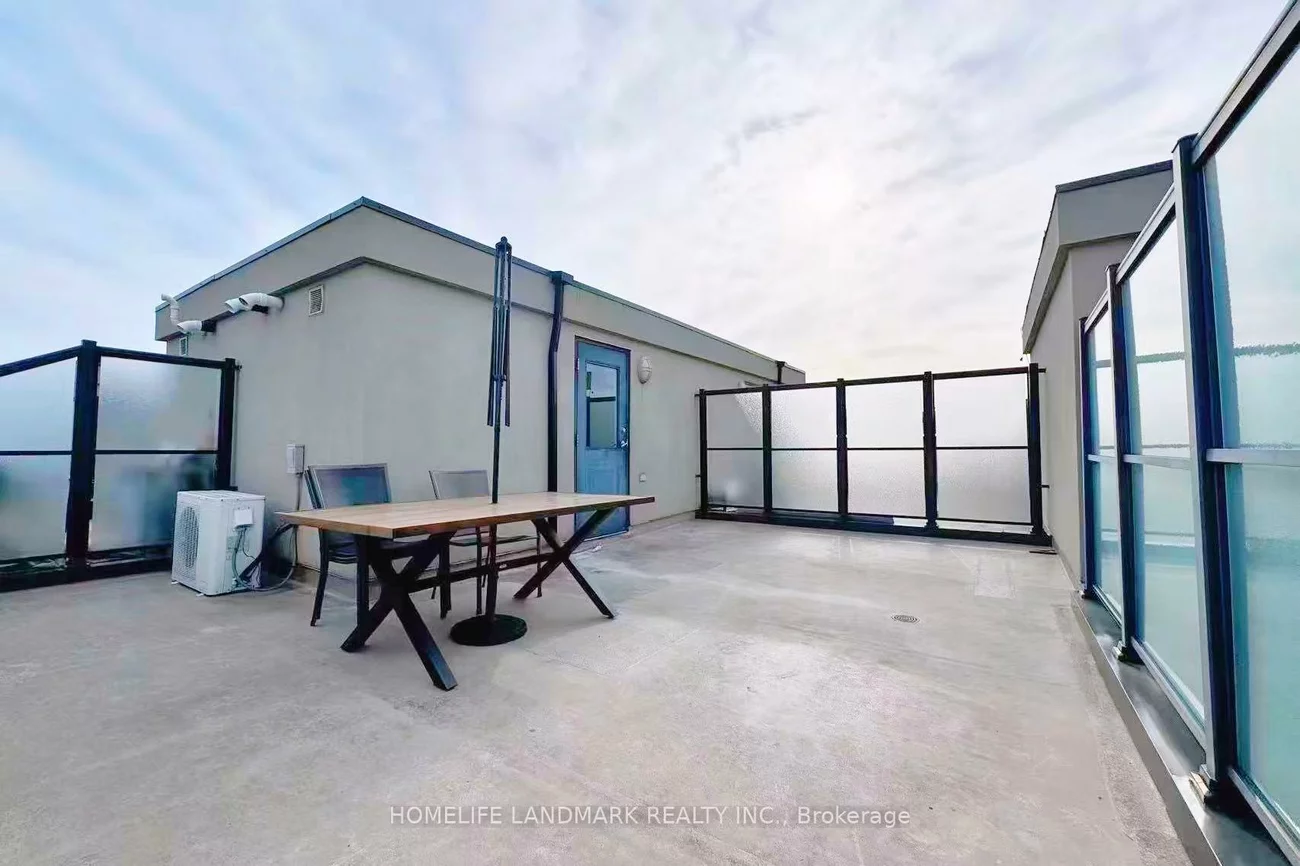 320, John, Aileen-Willowbrook, Markham