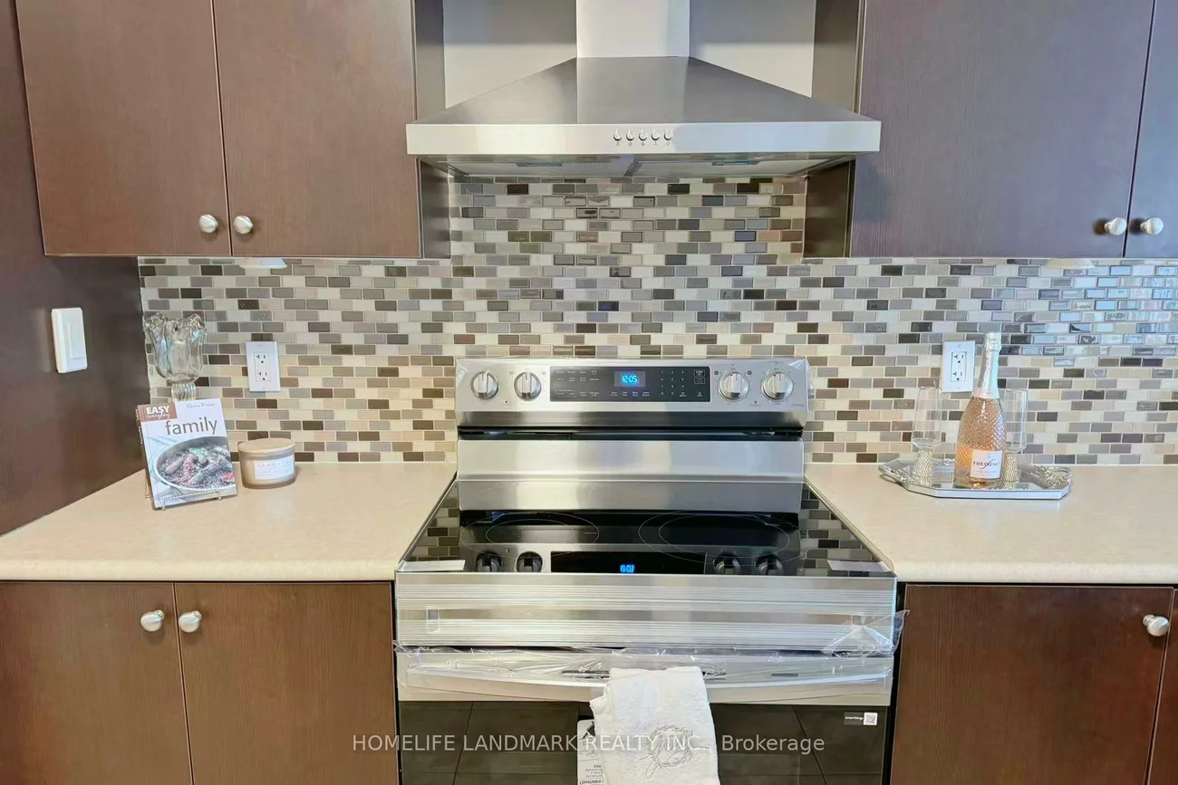 320, John, Aileen-Willowbrook, Markham