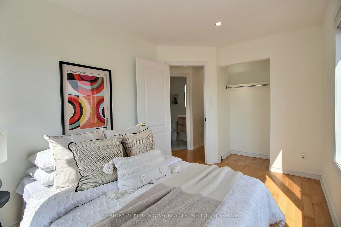 40, Leitchcroft, Commerce Valley, Markham