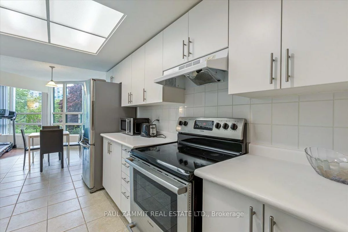 7825, Bayview, Aileen-Willowbrook, Markham