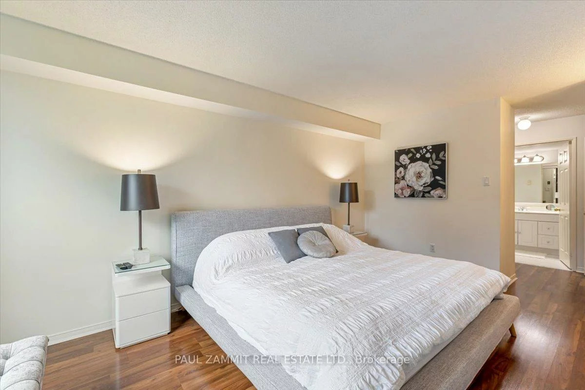 7825, Bayview, Aileen-Willowbrook, Markham