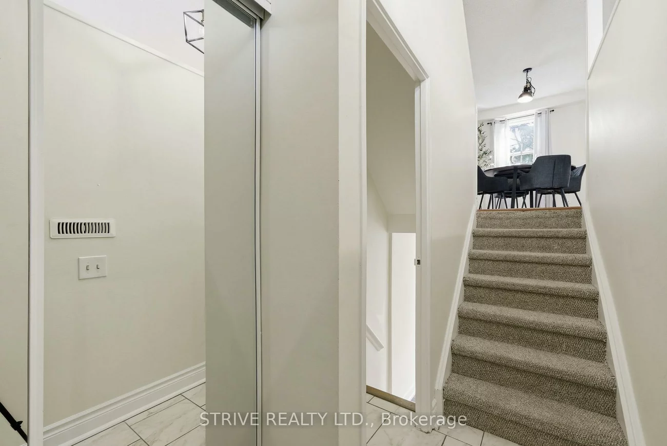 1718, John, Bayview Fairway-Bayview Country Club Estates, Markham