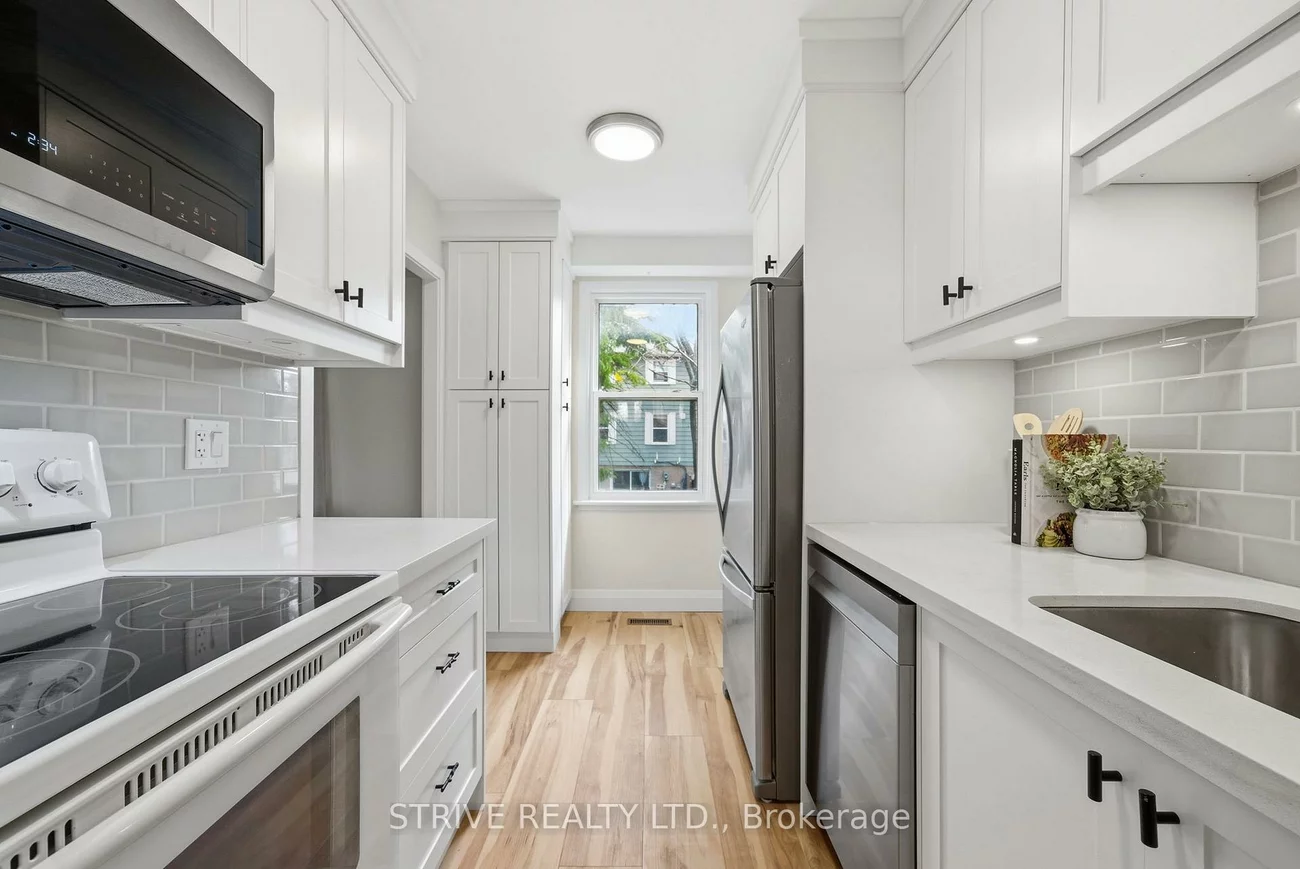 1718, John, Bayview Fairway-Bayview Country Club Estates, Markham