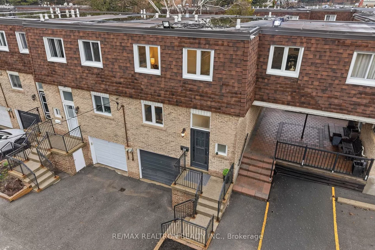 39, The Carriage, Royal Orchard, Markham