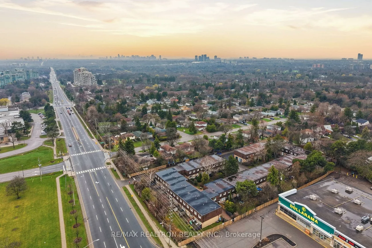 39, The Carriage, Royal Orchard, Markham