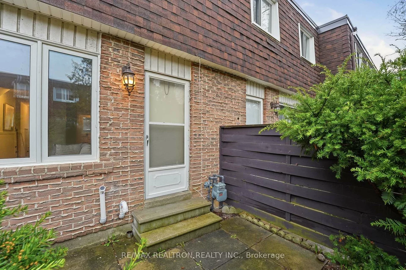 39, The Carriage, Royal Orchard, Markham