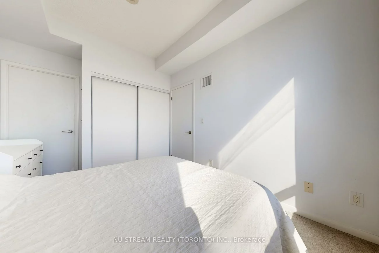 540, Bur Oak, Berczy, Markham