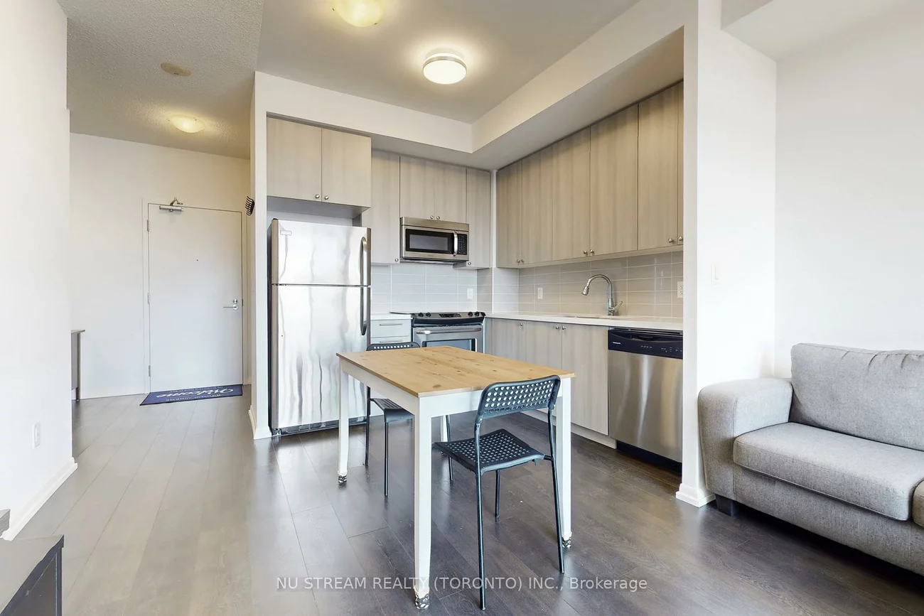 540, Bur Oak, Berczy, Markham