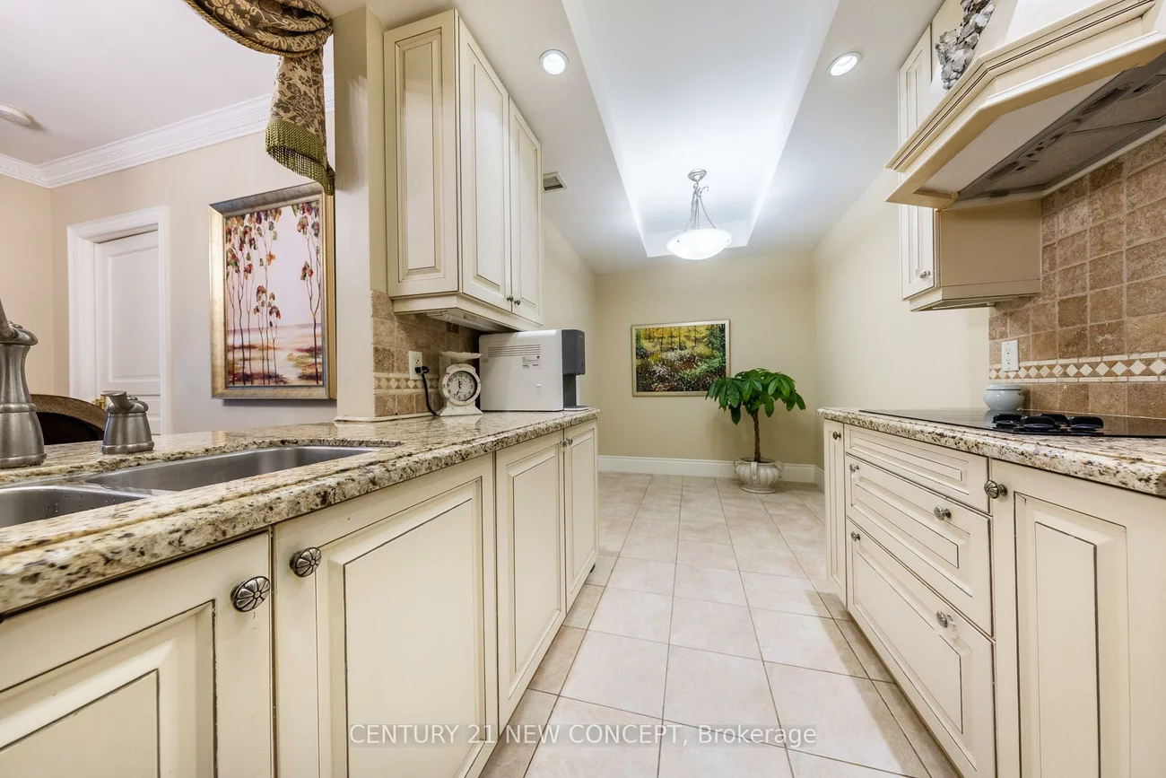 7071, Bayview, Bayview Glen, Markham