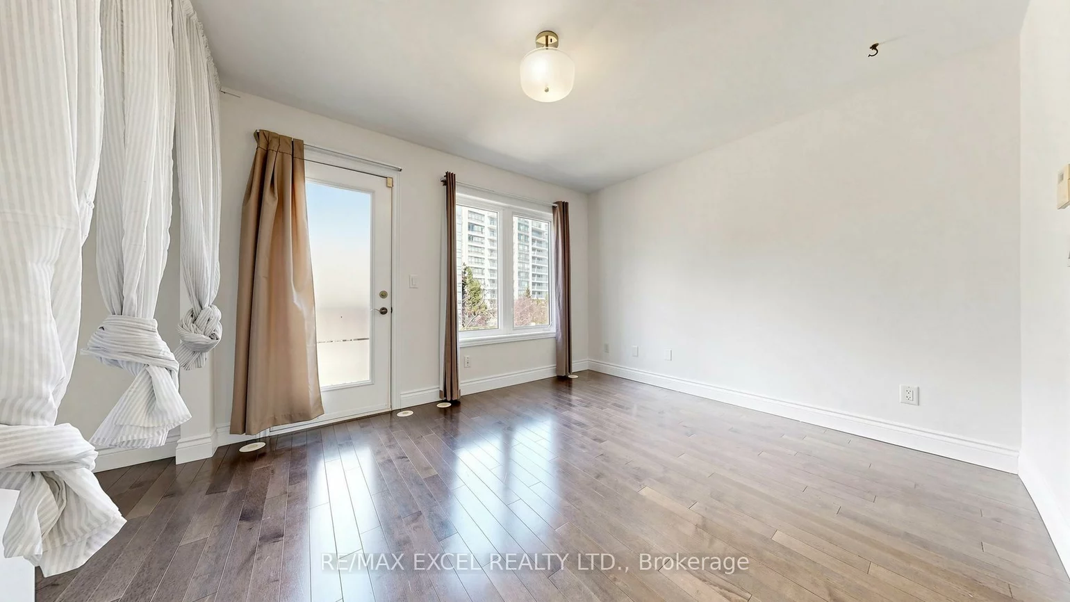 72, Suncrest, Commerce Valley, Markham