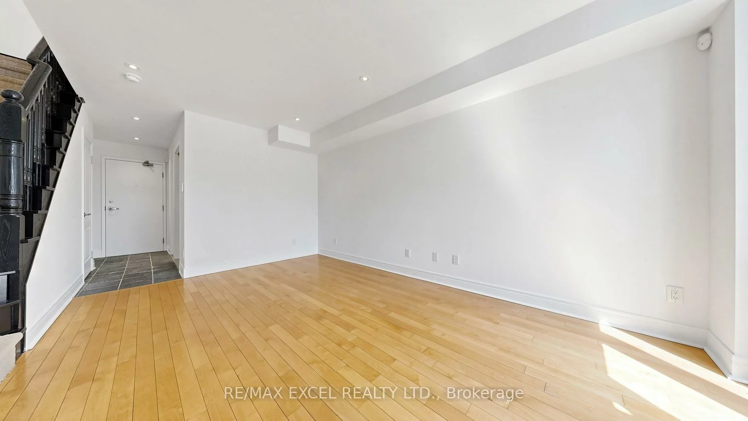 72, Suncrest, Commerce Valley, Markham