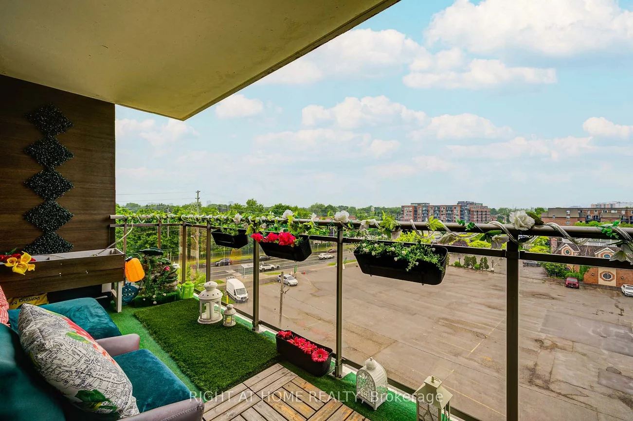 180, Dudley, Thornhill, Markham