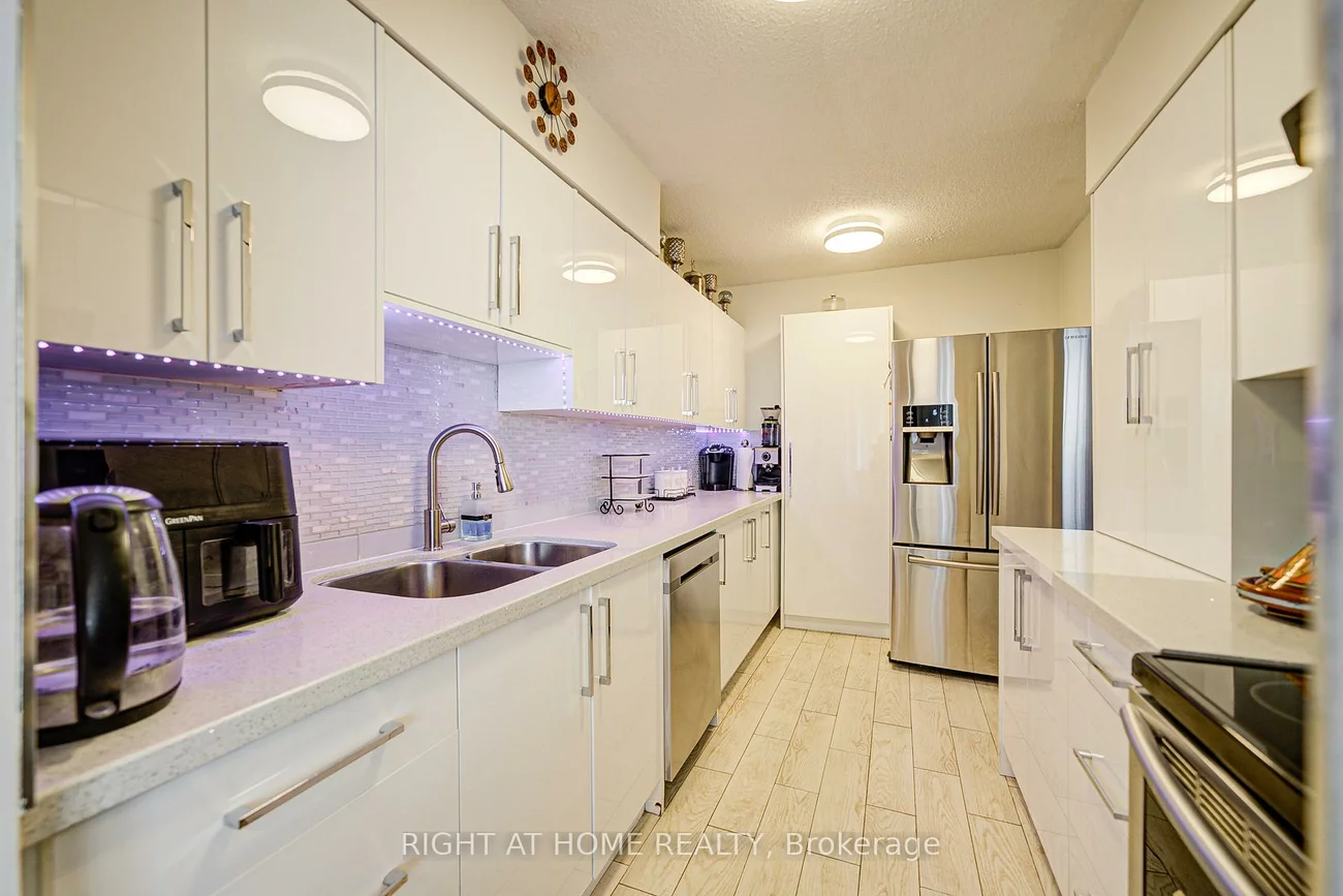 180, Dudley, Thornhill, Markham
