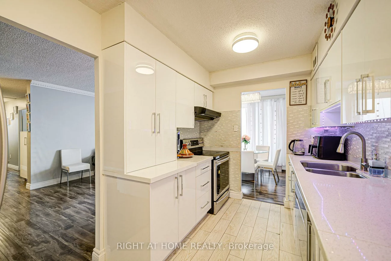 180, Dudley, Thornhill, Markham