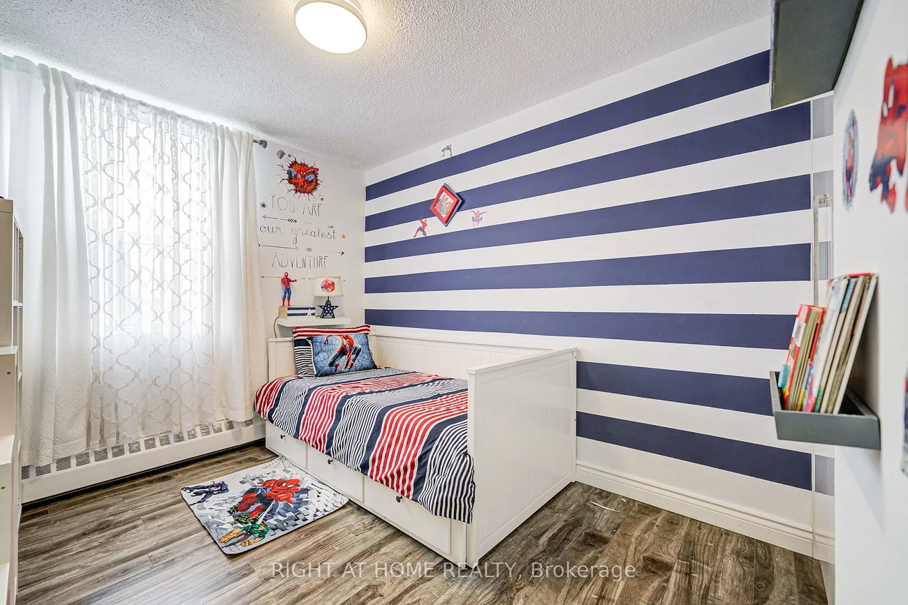 180, Dudley, Thornhill, Markham