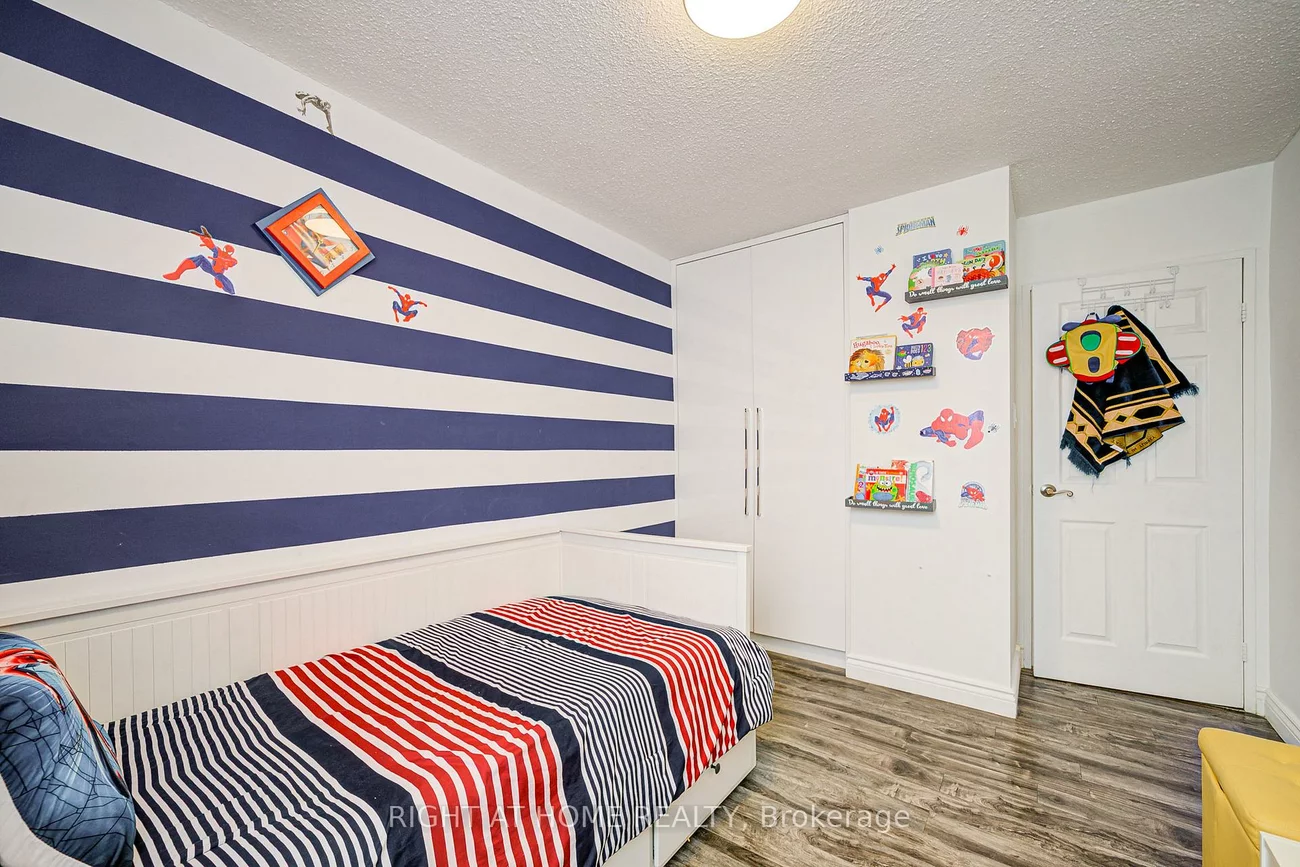 180, Dudley, Thornhill, Markham