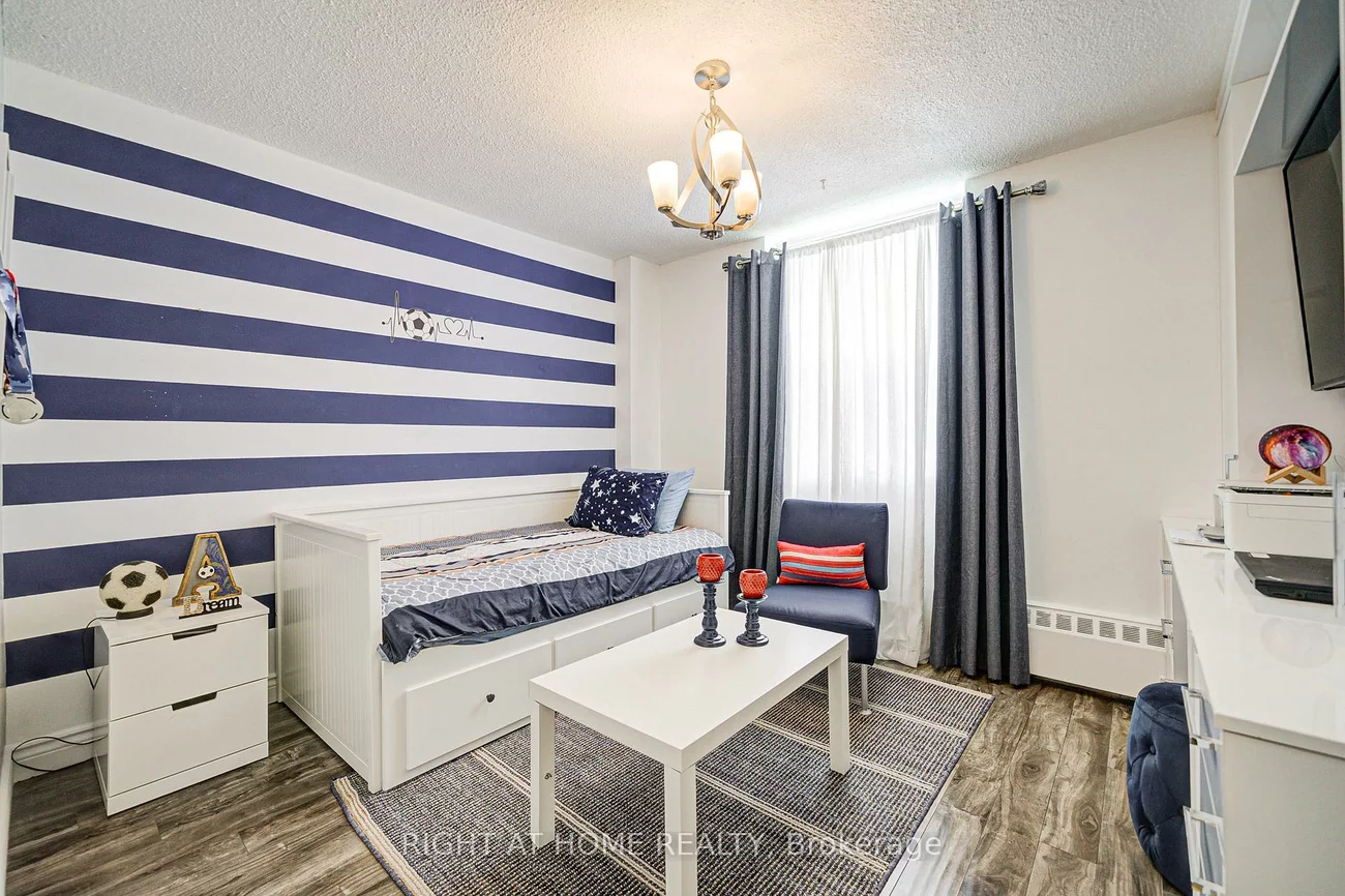 180, Dudley, Thornhill, Markham