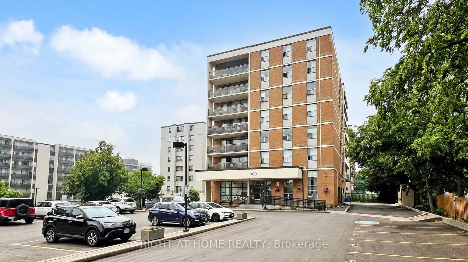 180, Dudley, Thornhill, Markham