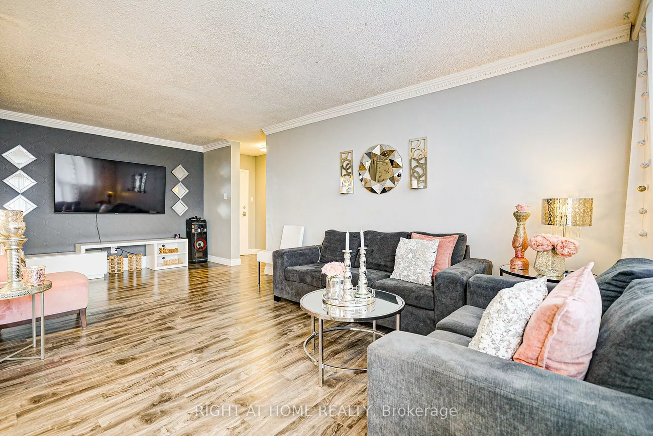 180, Dudley, Thornhill, Markham