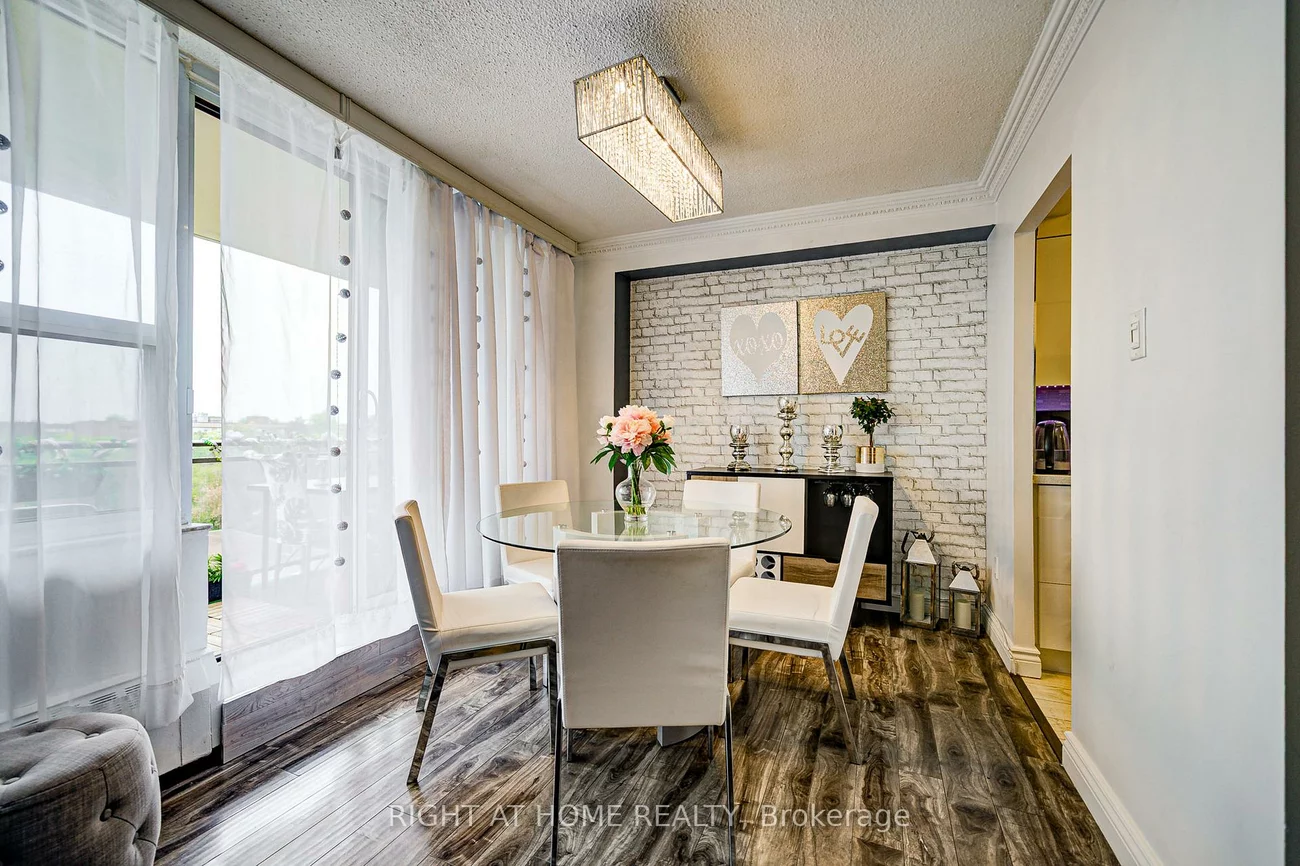 180, Dudley, Thornhill, Markham