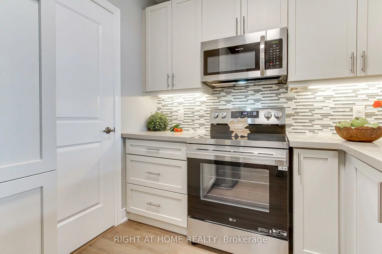 39, New Delhi, Cedarwood, Markham