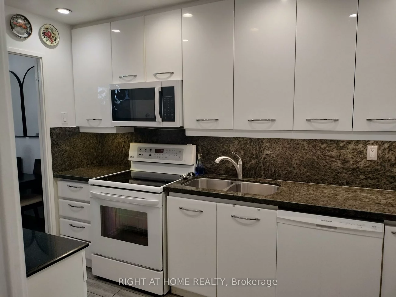 16, Elgin, Thornhill, Markham