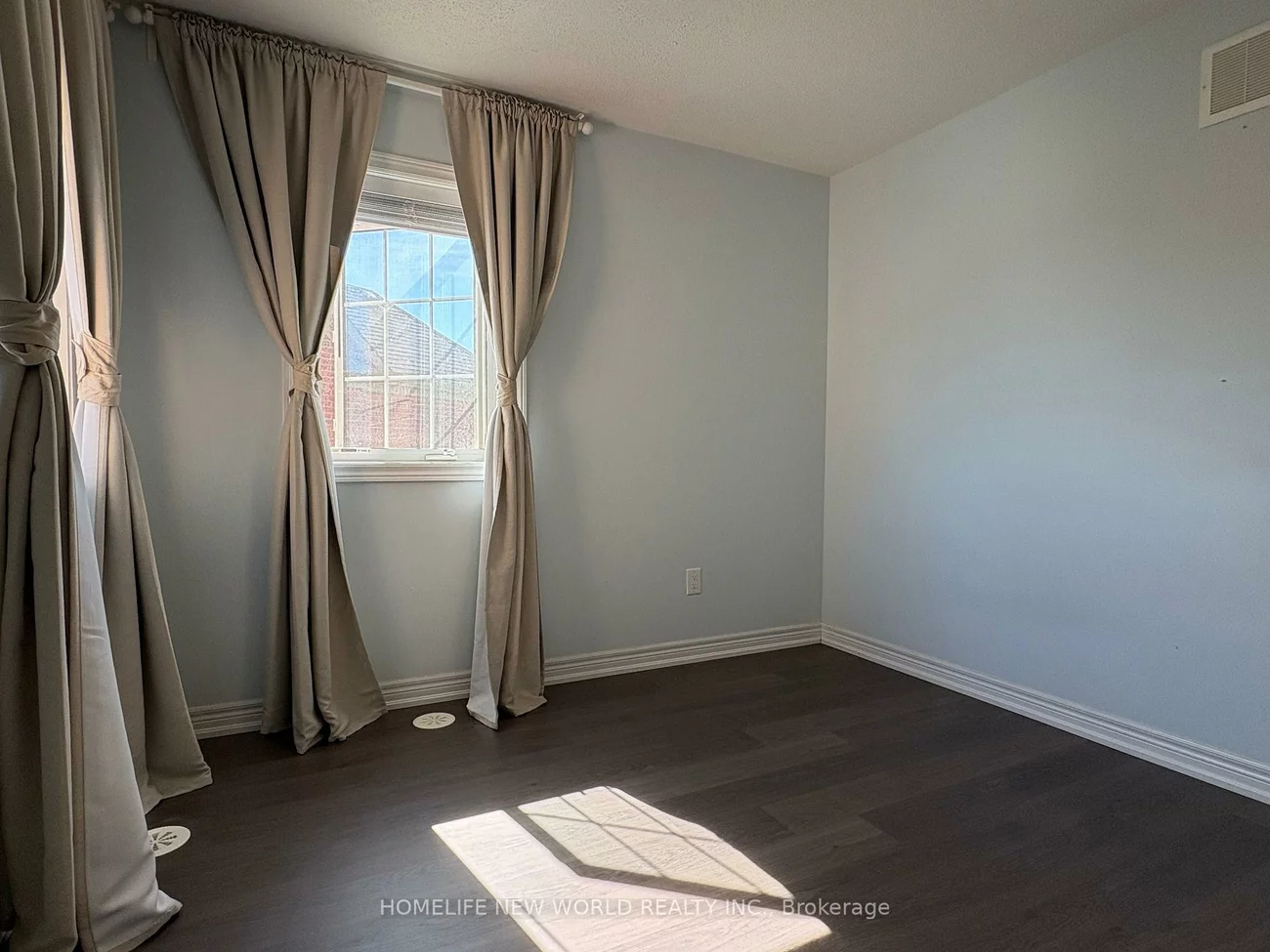 26, Roy Grove, Greensborough, Markham