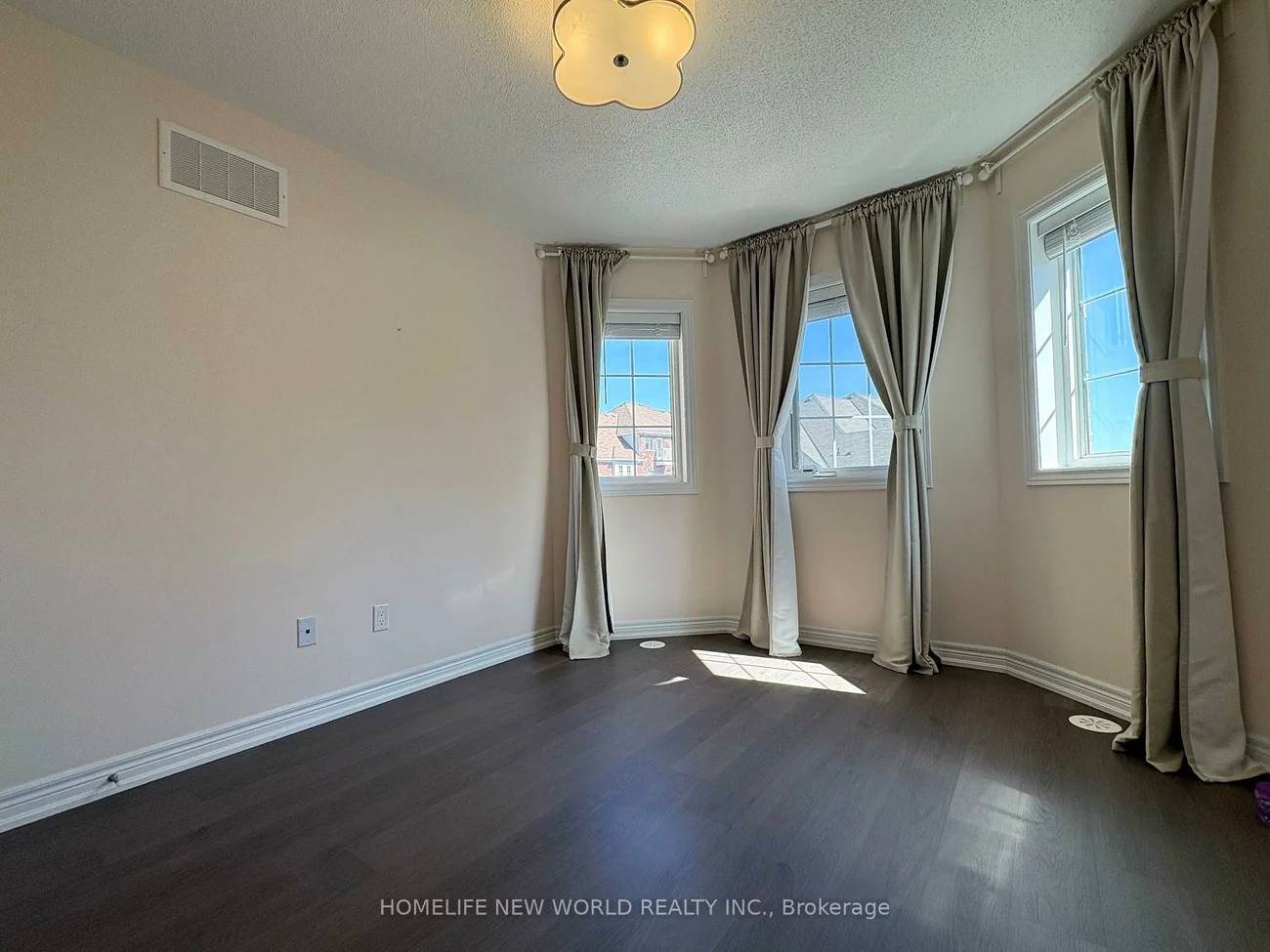 26, Roy Grove, Greensborough, Markham